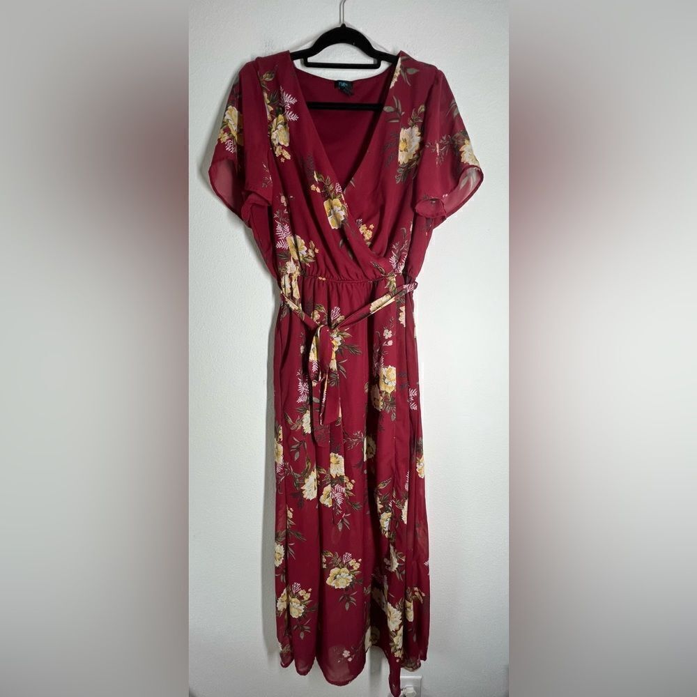Rue + Bohemian FLORAL Print MAXI DRESS Size 1X Lined Vneck Burgundy